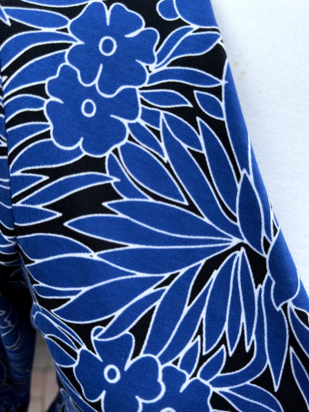 Diane von Furstenberg Blue Floral Silk Blend Wrap Dress Size 10 - Picture 10 of 13